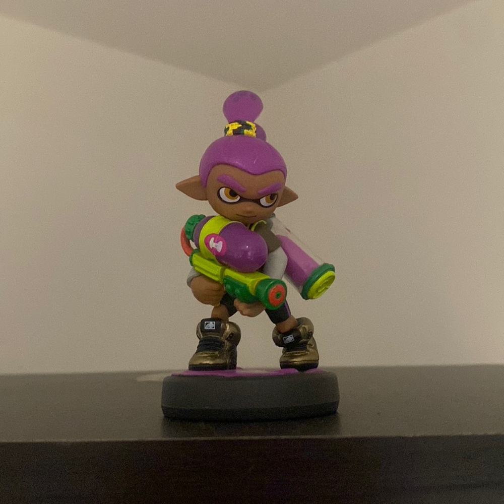 Purple inkling amiibo